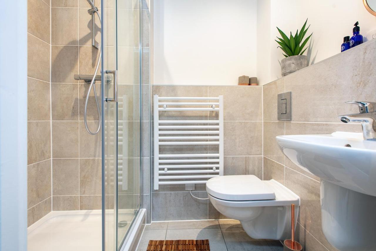 City Centre - Free Parking - Stylish 2 Bedroom Apartment Bristol Extérieur photo