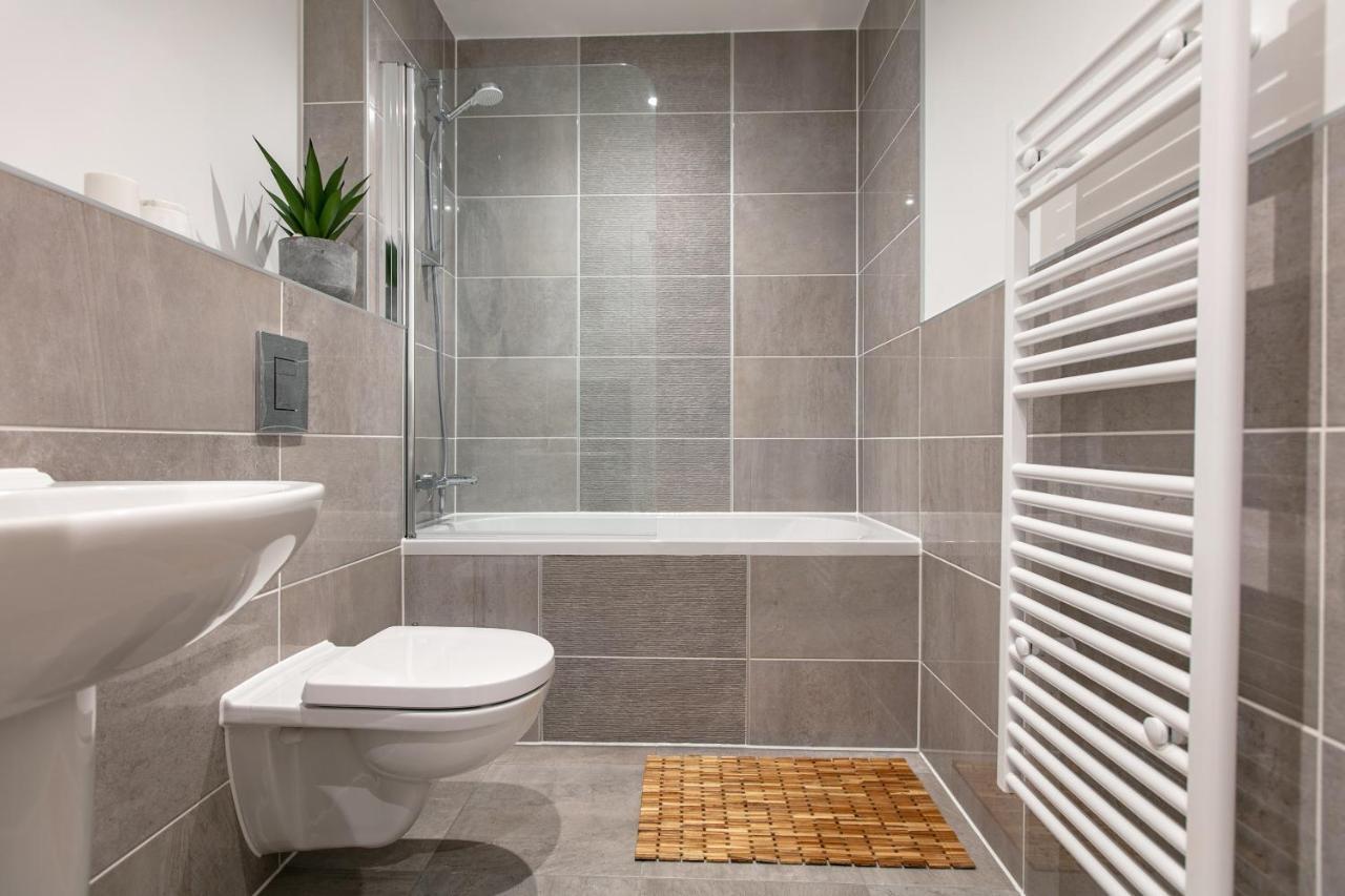City Centre - Free Parking - Stylish 2 Bedroom Apartment Bristol Extérieur photo