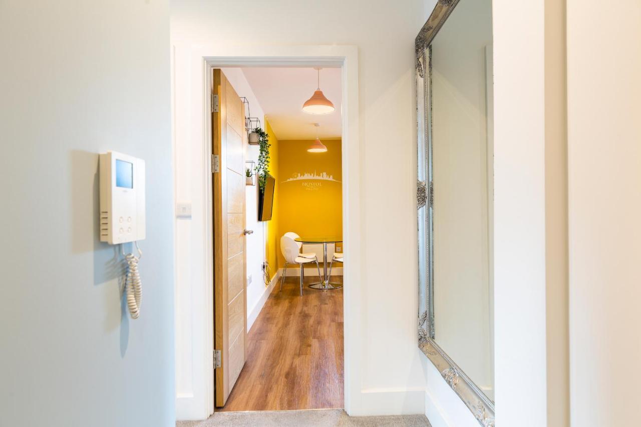 City Centre - Free Parking - Stylish 2 Bedroom Apartment Bristol Extérieur photo